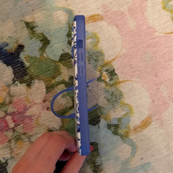 iPhone 15 Pro Blue Willow Loopy Case - Picture 6 of 8